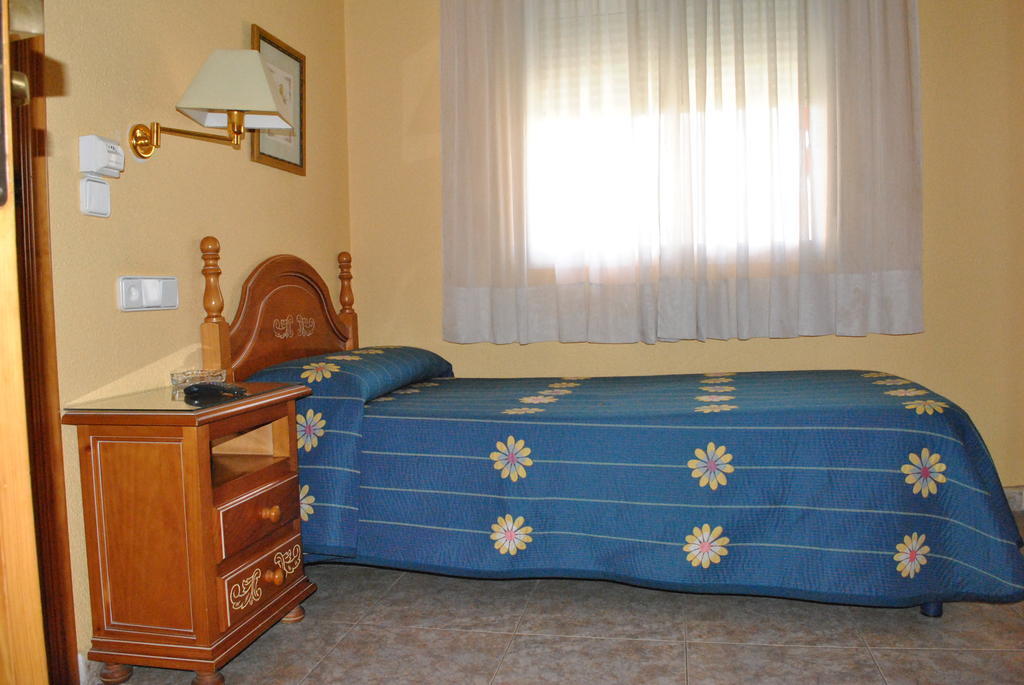Hostal Rey Teodomiro Orihuela Cameră foto